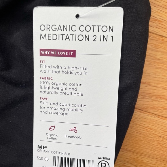 New with tags Athleta cropped leggings with attached skirt - Picture 3 of 3